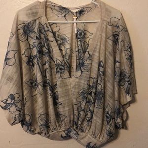Free People boho floral flutter sleeve top size S
